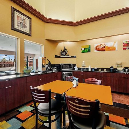 Quality Inn & Suites Cypress Bagian luar foto