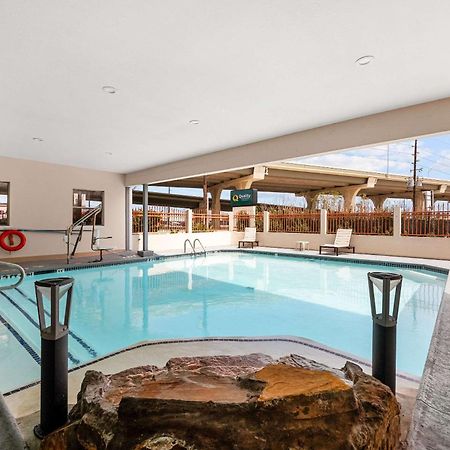 Quality Inn & Suites Cypress Bagian luar foto