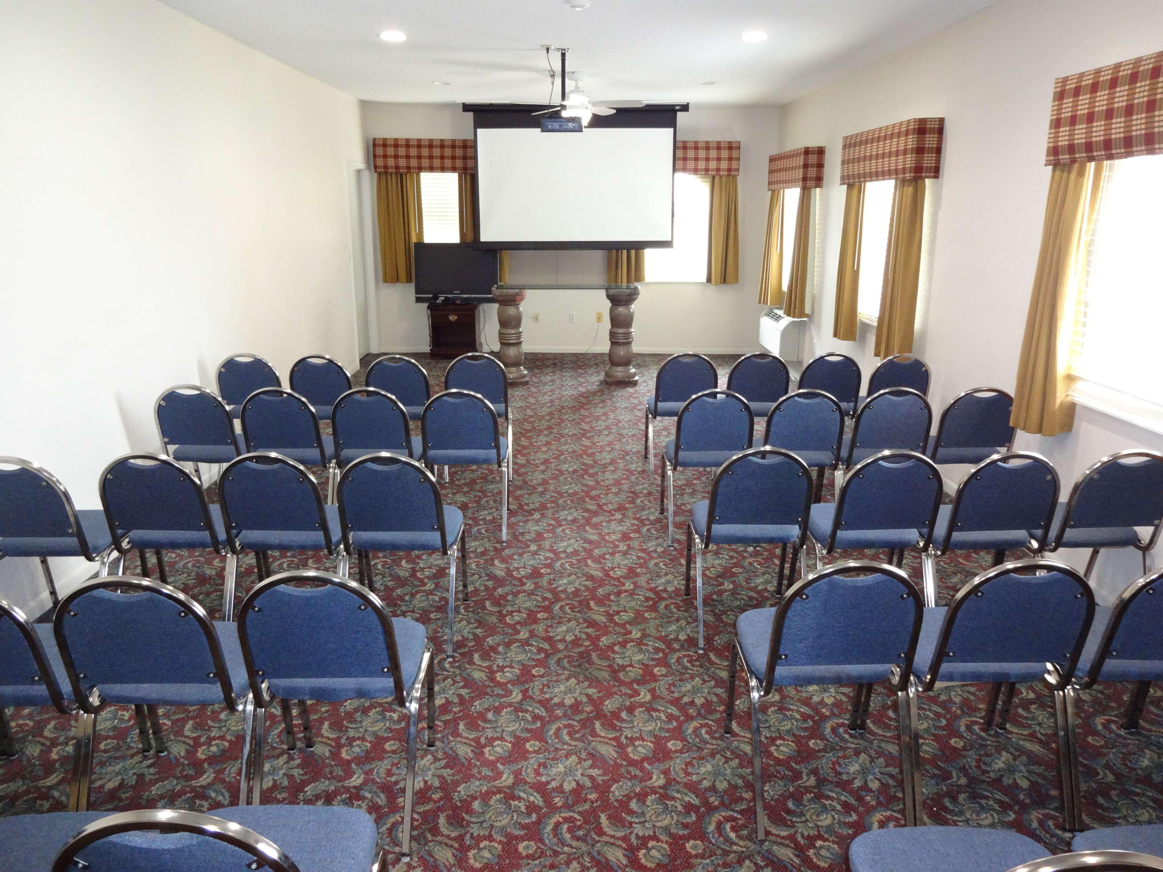 Quality Inn & Suites Cypress Bagian luar foto