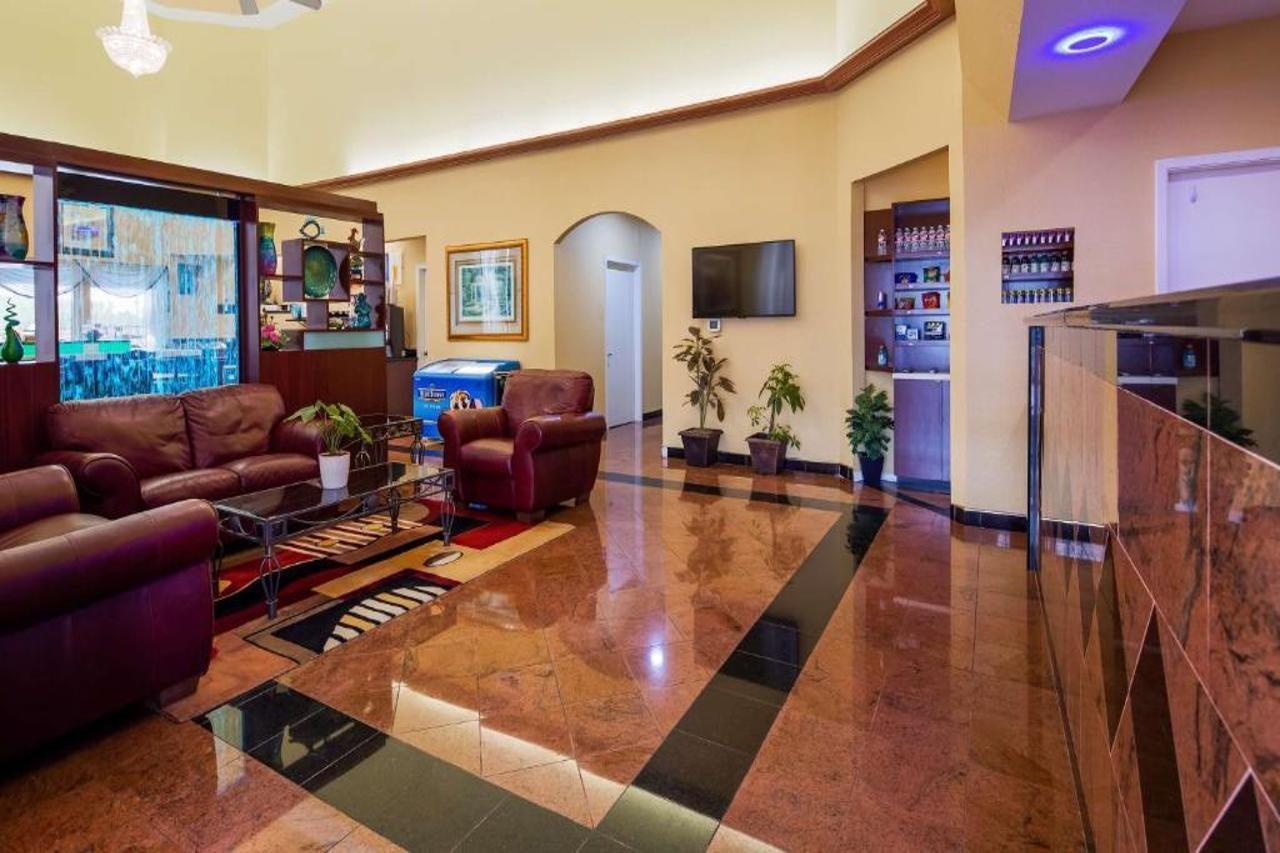 Quality Inn & Suites Cypress Bagian luar foto