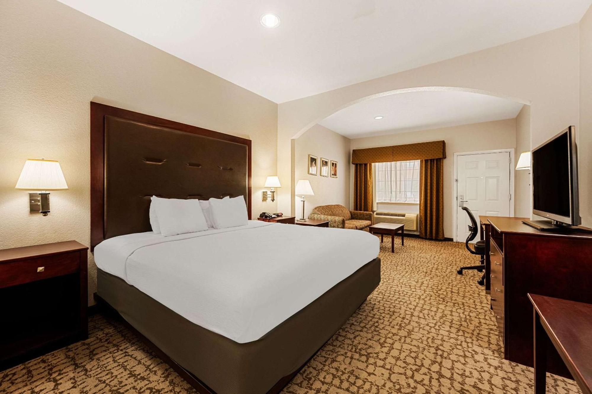 Quality Inn & Suites Cypress Bagian luar foto