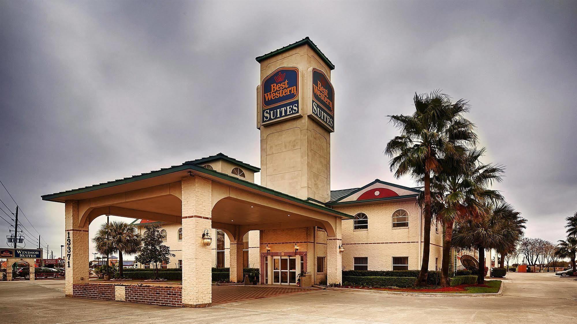 Quality Inn & Suites Cypress Bagian luar foto